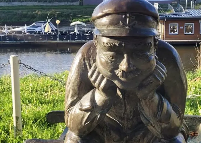 Lahnmuendung Mit Kostenlosem Parkplatz *